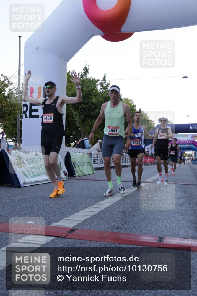 06.09.2026 - CURREX Alsterlauf Yannick Fuchs http://msf.ph/oto/10130756 06.09.2026 09:38:33 Ziel 2214, 2326, 3541, 5193, 5456, 5619, 5687, 6101, 6423, 8274 meine-sportfotos.de