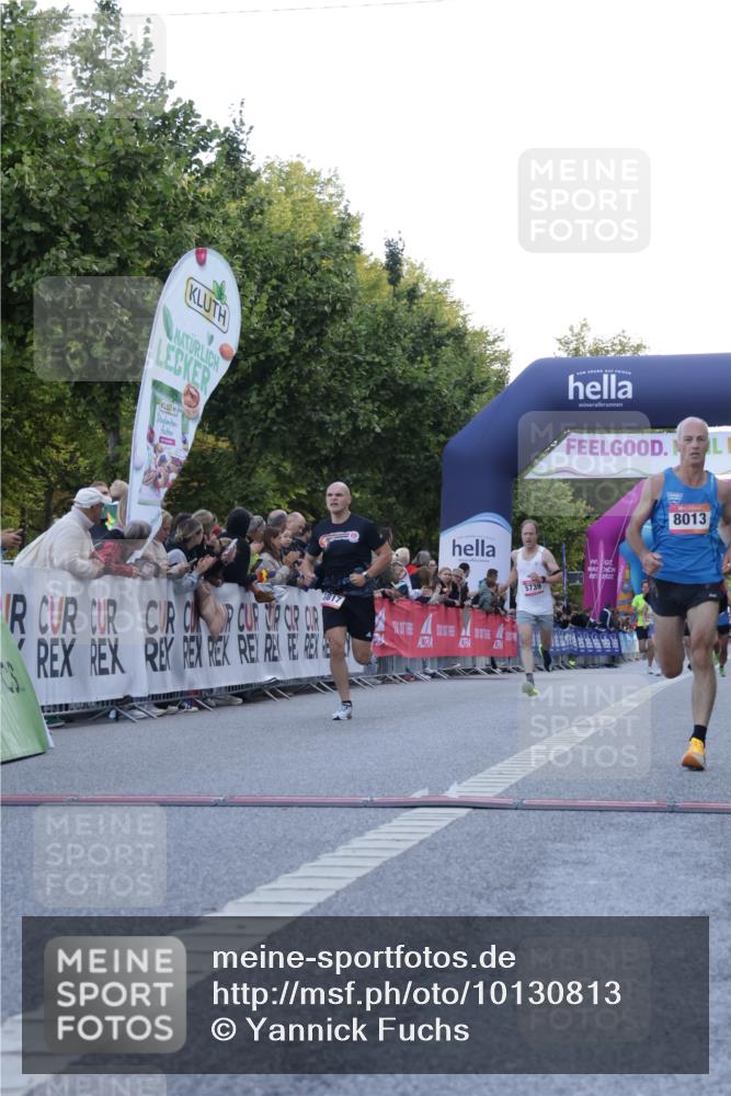06.09.2026 - CURREX Alsterlauf Yannick Fuchs http://msf.ph/oto/10130813 06.09.2026 09:38:41 Ziel 2214, 2326, 3817, 5193, 5619, 5739, 6260, 6423, 8013, 8274 meine-sportfotos.de