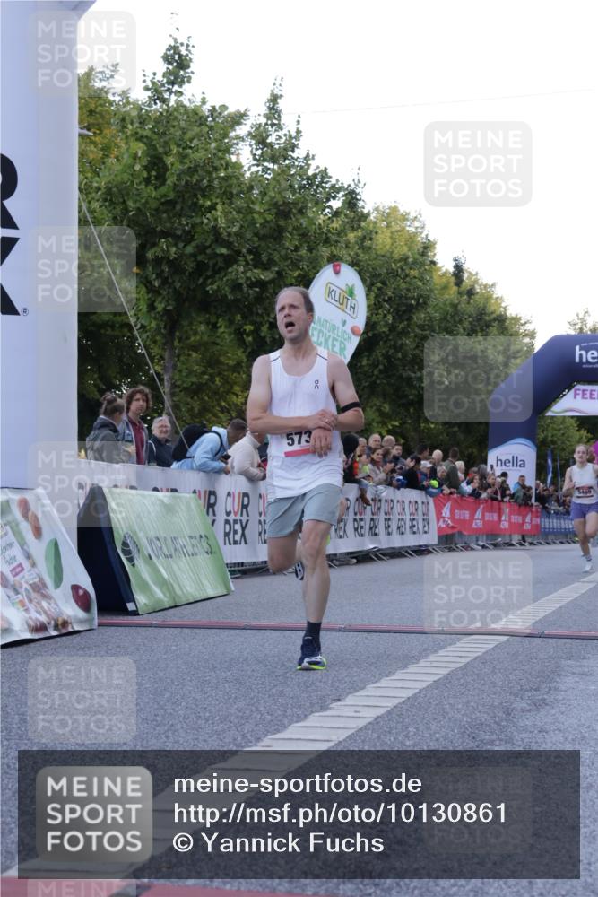06.09.2026 - CURREX Alsterlauf Yannick Fuchs http://msf.ph/oto/10130861 06.09.2026 09:38:45 Ziel 2326, 3817, 5469, 5739, 6260, 8010, 8013 meine-sportfotos.de