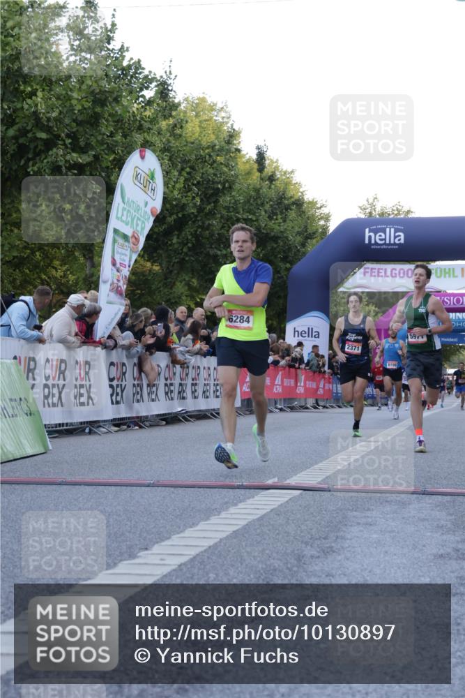 06.09.2026 - CURREX Alsterlauf Yannick Fuchs http://msf.ph/oto/10130897 06.09.2026 09:38:49 Ziel 2371, 3817, 5469, 5739, 5971, 6284, 8010, 8013, 8199 meine-sportfotos.de