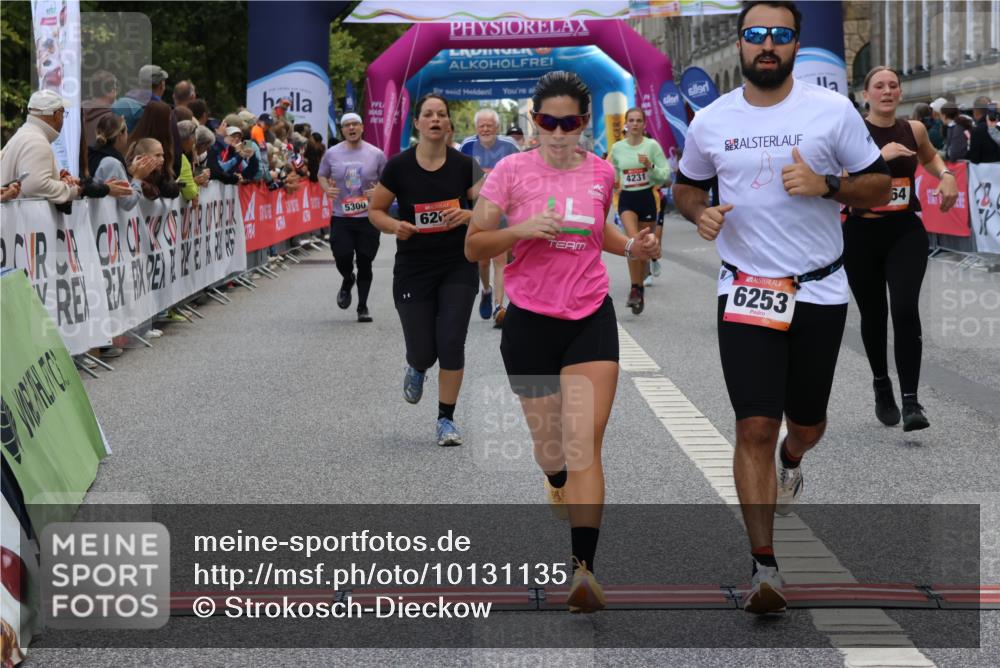 06.09.2026 - CURREX Alsterlauf Strokosch-Dieckow http://msf.ph/oto/10131135 06.09.2026 10:05:07 Ziel 2709, 3317, 3793, 3853, 3854, 3968, 4230, 4231, 4549, 4565, 4994, 5044, 5300, 5329, 5765, 6110, 6179, 6209, 6251, 6253, 8064, 8099, 8298 meine-sportfotos.de