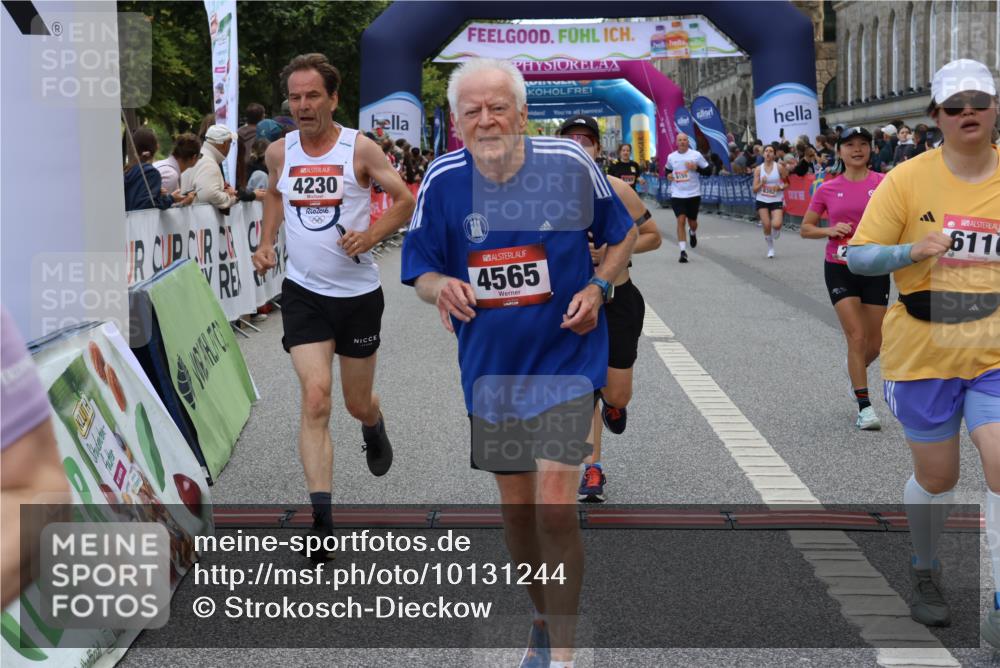 06.09.2026 - CURREX Alsterlauf Strokosch-Dieckow http://msf.ph/oto/10131244 06.09.2026 10:05:12 Ziel 2709, 2718, 4230, 4231, 4565, 4994, 5044, 5300, 6110, 6155, 6209, 6242, 6251, 6253, 8064, 8099 meine-sportfotos.de