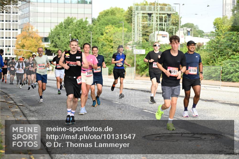 06.09.2026 - CURREX Alsterlauf Dr. Thomas Lammeyer http://msf.ph/oto/10131547 06.09.2026 09:54:53 Laufen 5858, 4050, 3743, 43, 37, 3804, 691, 6108, 57 meine-sportfotos.de