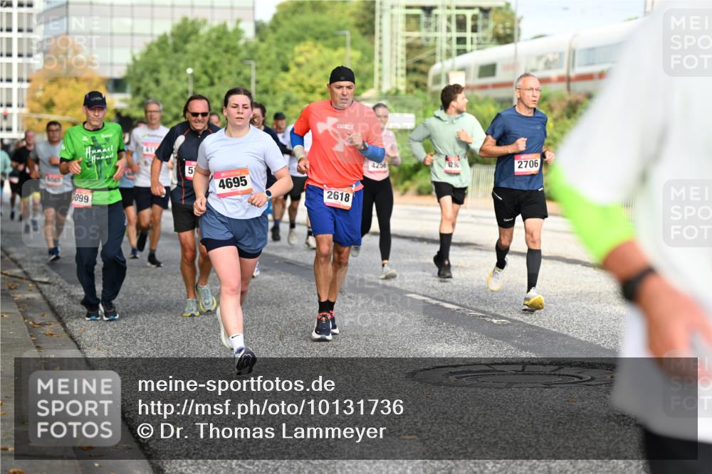 06.09.2026 - CURREX Alsterlauf Dr. Thomas Lammeyer http://msf.ph/oto/10131736 06.09.2026 09:55:16 Laufen 6099, 41, 5, 4695, 2618, 4256, 2706 meine-sportfotos.de