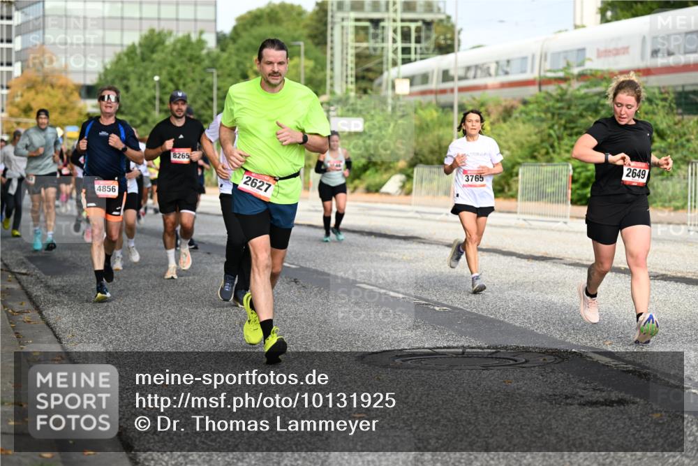 06.09.2026 - CURREX Alsterlauf Dr. Thomas Lammeyer http://msf.ph/oto/10131925 06.09.2026 09:55:40 Laufen 4856, 8265, 2627, 3765, 2649 meine-sportfotos.de
