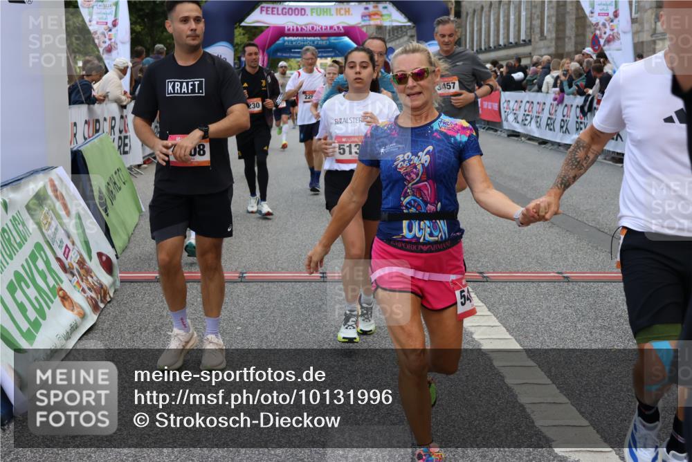 06.09.2026 - CURREX Alsterlauf Strokosch-Dieckow http://msf.ph/oto/10131996 06.09.2026 10:05:42 Ziel 2267, 2476, 2659, 3064, 3180, 3230, 3314, 3439, 3457, 4130, 4152, 4198, 4408, 4430, 4538, 5135, 5137, 5373, 5390, 5405, 5406, 5777, 6458 meine-sportfotos.de
