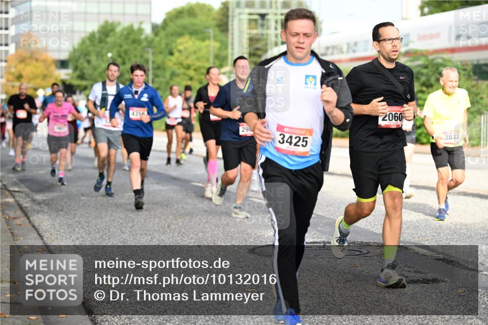 06.09.2026 - CURREX Alsterlauf Dr. Thomas Lammeyer http://msf.ph/oto/10132016 06.09.2026 09:55:50 Laufen 4356, 29, 3425, 2060, 3844 meine-sportfotos.de