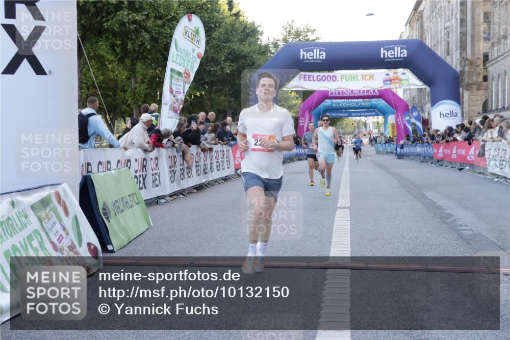 06.09.2026 - CURREX Alsterlauf Yannick Fuchs http://msf.ph/oto/10132150 06.09.2026 09:40:05 Ziel 2211, 3300, 3950, 4079, 4175, 4699, 5925 meine-sportfotos.de
