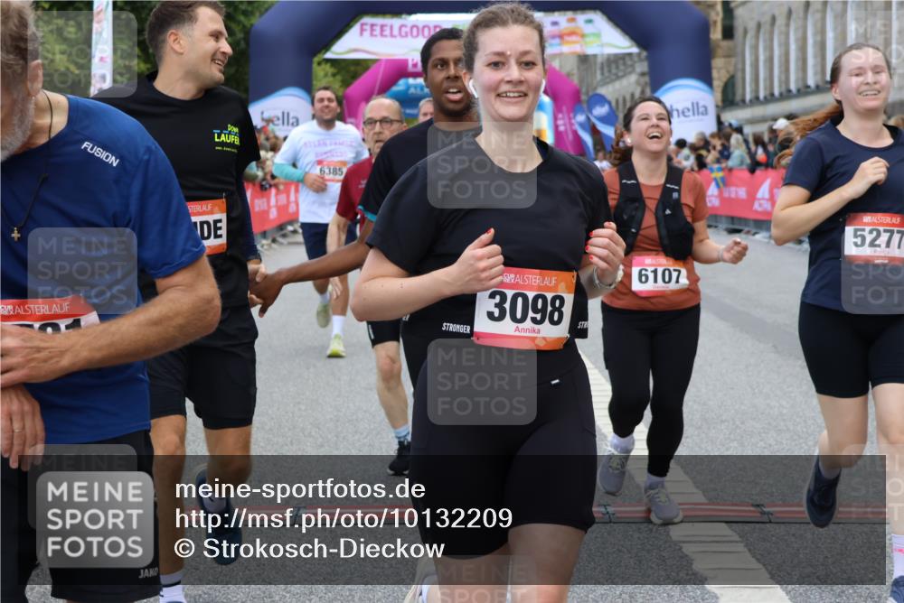06.09.2026 - CURREX Alsterlauf Strokosch-Dieckow http://msf.ph/oto/10132209 06.09.2026 10:06:02 Ziel 2413, 2457, 3098, 3842, 3976, 4736, 4737, 4894, 5070, 5277, 5726, 5781, 6045, 6089, 6107, 6385, 8056, 8143 meine-sportfotos.de