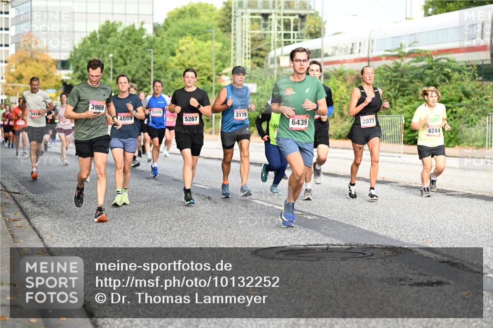 06.09.2026 - CURREX Alsterlauf Dr. Thomas Lammeyer http://msf.ph/oto/10132252 06.09.2026 09:56:14 Laufen 3969, 5599, 3414, 3119, 4889, 5267, 6439, 2077, 6244 meine-sportfotos.de