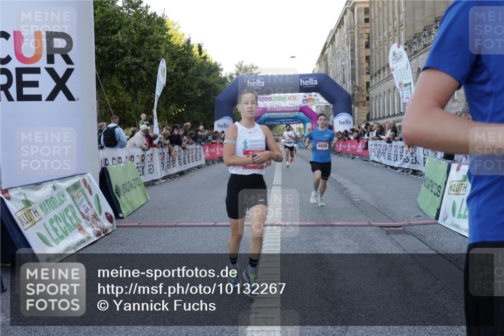 06.09.2026 - CURREX Alsterlauf Yannick Fuchs http://msf.ph/oto/10132267 06.09.2026 09:40:13 Ziel 2211, 2831, 3300, 4569, 5150, 5322, 5399, 5925, 5989, 6026 meine-sportfotos.de