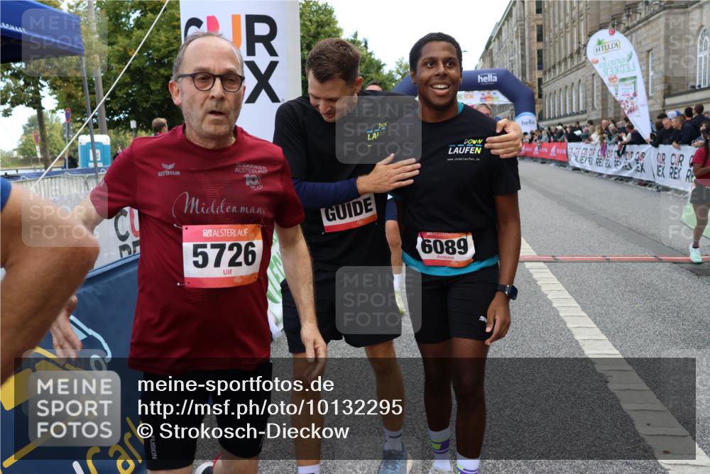06.09.2026 - CURREX Alsterlauf Strokosch-Dieckow http://msf.ph/oto/10132295 06.09.2026 10:06:05 Ziel 2413, 2457, 2458, 3098, 3842, 3976, 4383, 4679, 4692, 4894, 5174, 5277, 5726, 5781, 6089, 6107, 6385, 8056, 8143, 8161 meine-sportfotos.de