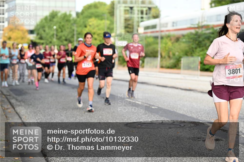 06.09.2026 - CURREX Alsterlauf Dr. Thomas Lammeyer http://msf.ph/oto/10132330 06.09.2026 09:56:22 Laufen 2743, 2, 3801 meine-sportfotos.de