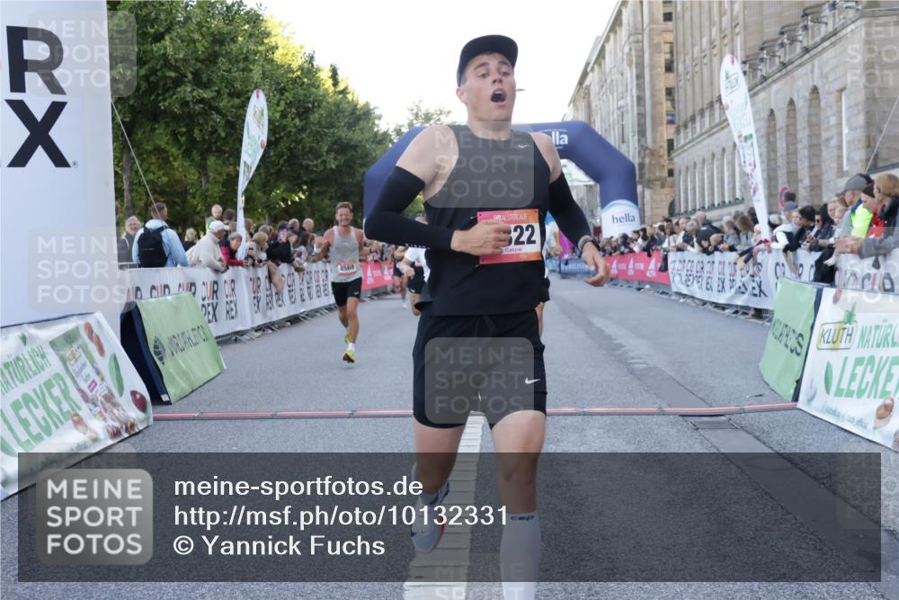 06.09.2026 - CURREX Alsterlauf Yannick Fuchs http://msf.ph/oto/10132331 06.09.2026 09:40:15 Ziel 2299, 2831, 3300, 4569, 5150, 5302, 5322, 5399, 5783, 5925, 5989, 6026, 6222 meine-sportfotos.de