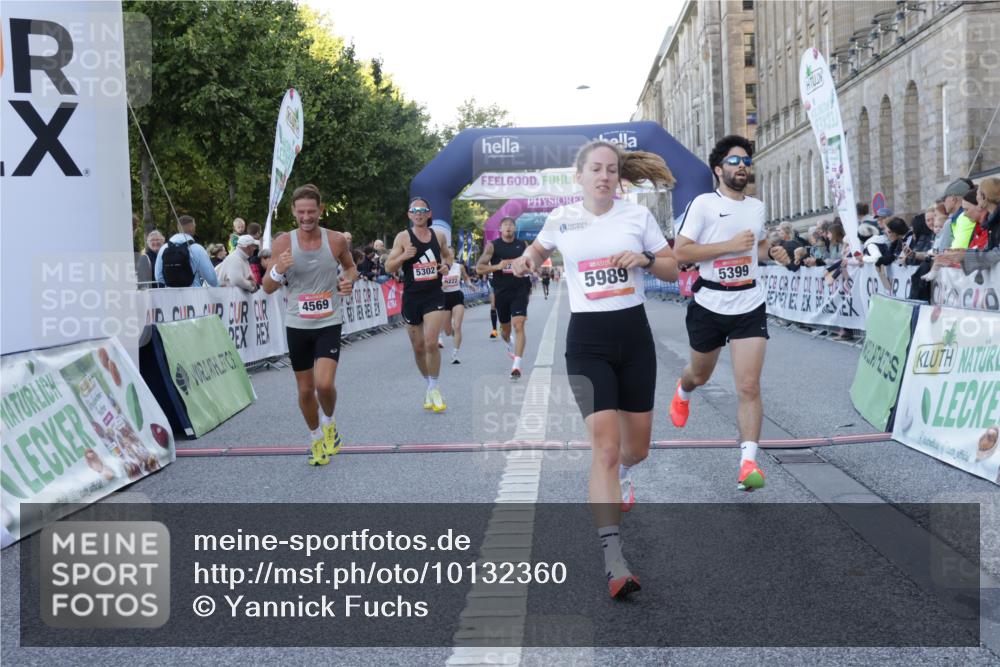 06.09.2026 - CURREX Alsterlauf Yannick Fuchs http://msf.ph/oto/10132360 06.09.2026 09:40:17 Ziel 2299, 2831, 4569, 4636, 5150, 5302, 5322, 5399, 5783, 5828, 5925, 5989, 6026, 6222 meine-sportfotos.de