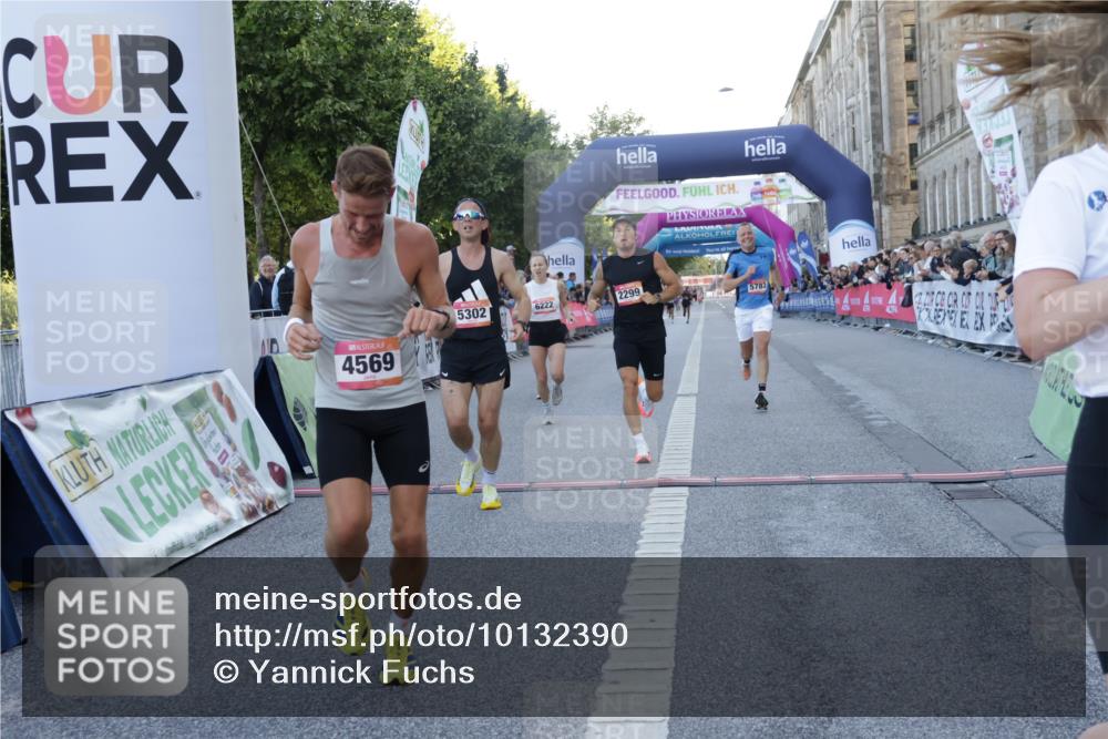 06.09.2026 - CURREX Alsterlauf Yannick Fuchs http://msf.ph/oto/10132390 06.09.2026 09:40:18 Ziel 2299, 2831, 3990, 4569, 4636, 5150, 5302, 5322, 5399, 5783, 5828, 5989, 6026, 6222 meine-sportfotos.de
