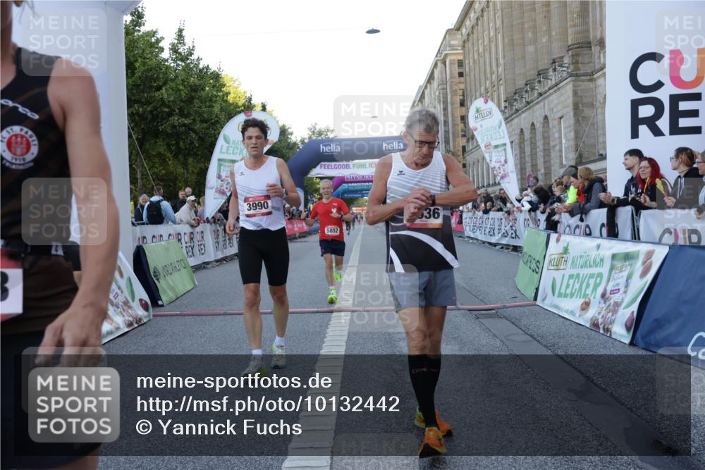 06.09.2026 - CURREX Alsterlauf Yannick Fuchs http://msf.ph/oto/10132442 06.09.2026 09:40:23 Ziel 2299, 3990, 4569, 4636, 5302, 5399, 5783, 5828, 5852, 5989, 6222 meine-sportfotos.de