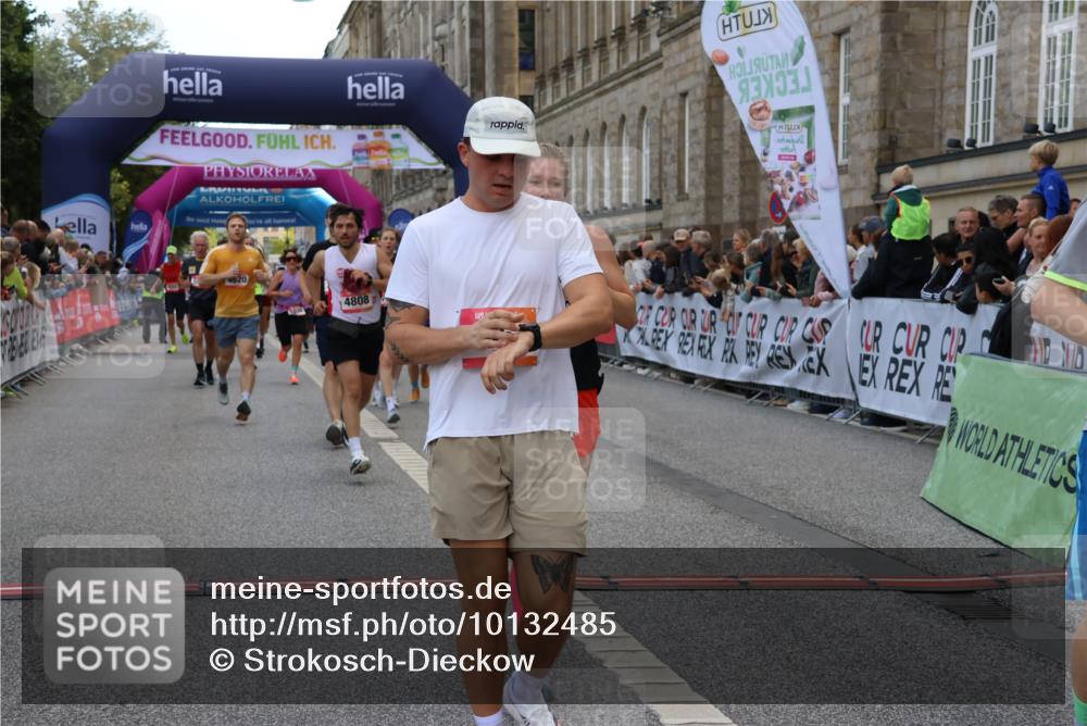06.09.2026 - CURREX Alsterlauf Strokosch-Dieckow http://msf.ph/oto/10132485 06.09.2026 09:53:28 Ziel 2460, 2536, 2554, 2561, 2666, 2766, 3065, 3205, 3395, 3396, 3531, 3953, 4620, 4749, 4808, 4945, 4980, 5029, 5133, 5546, 5822, 5839, 8006 meine-sportfotos.de