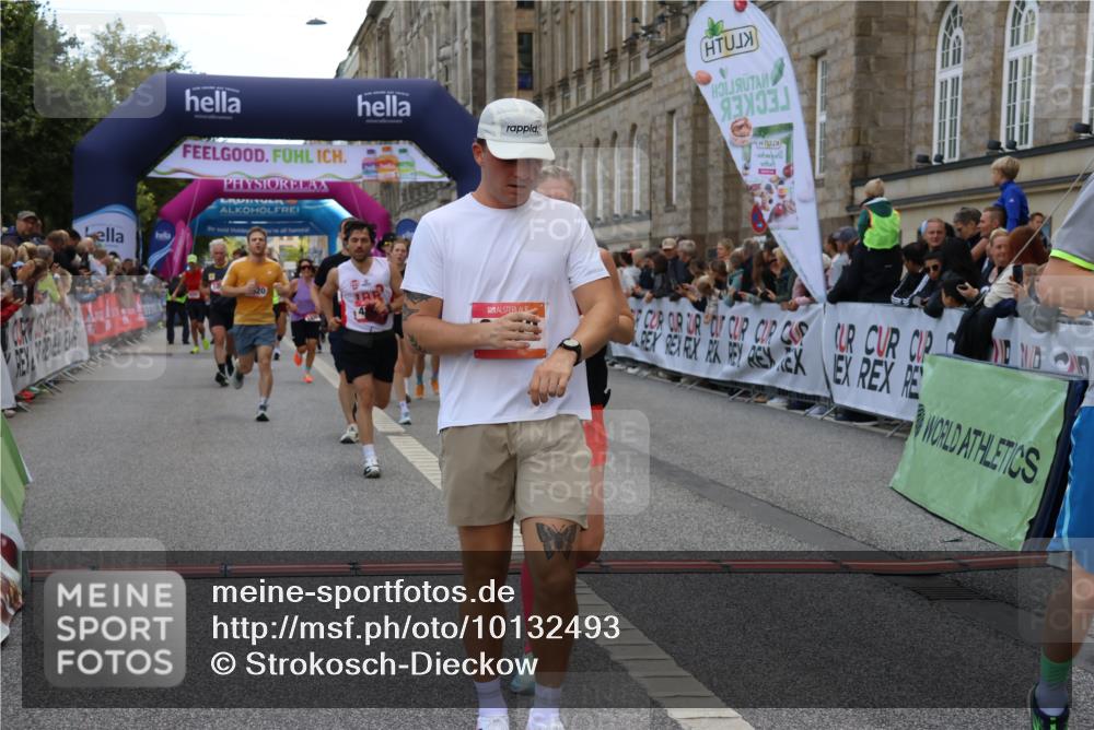 06.09.2026 - CURREX Alsterlauf Strokosch-Dieckow http://msf.ph/oto/10132493 06.09.2026 09:53:28 Ziel 2460, 2536, 2554, 2561, 2666, 2766, 3065, 3205, 3395, 3396, 3531, 3953, 4620, 4749, 4808, 4945, 4980, 5029, 5133, 5546, 5822, 5839, 8006 meine-sportfotos.de
