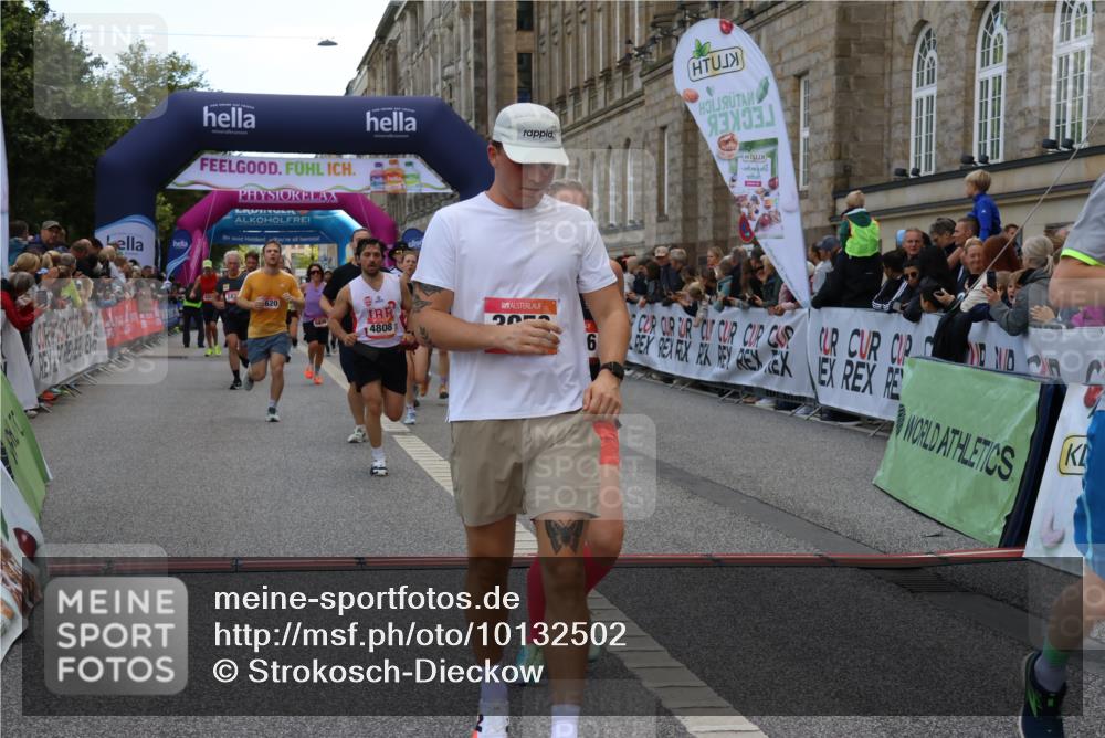 06.09.2026 - CURREX Alsterlauf Strokosch-Dieckow http://msf.ph/oto/10132502 06.09.2026 09:53:28 Ziel 2460, 2536, 2554, 2561, 2666, 2766, 3065, 3205, 3395, 3396, 3531, 3953, 4620, 4749, 4808, 4945, 4980, 5029, 5133, 5546, 5822, 5839, 8006 meine-sportfotos.de