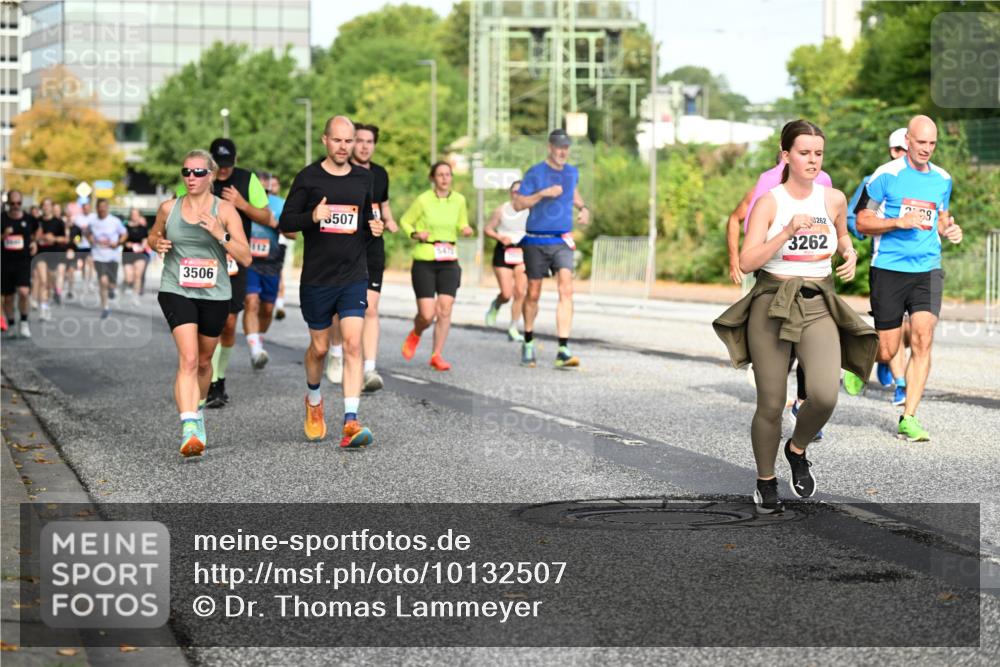 06.09.2026 - CURREX Alsterlauf Dr. Thomas Lammeyer http://msf.ph/oto/10132507 06.09.2026 09:56:40 Laufen 3506, 112, 507, 3262, 3262, 238 meine-sportfotos.de