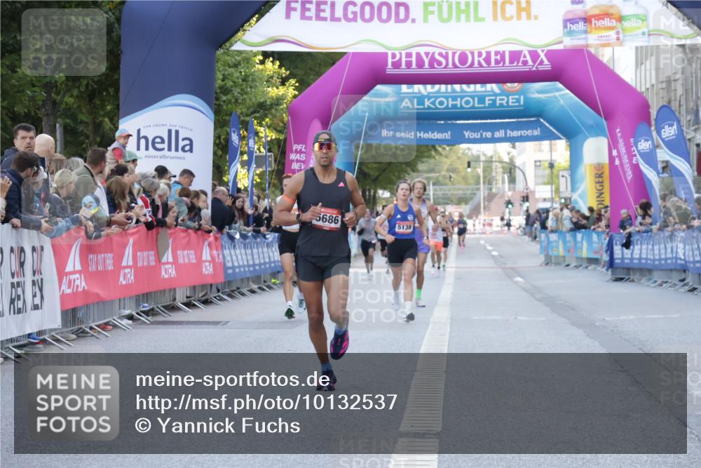 06.09.2026 - CURREX Alsterlauf Yannick Fuchs http://msf.ph/oto/10132537 06.09.2026 09:40:30 Ziel 3990, 5686, 5852 meine-sportfotos.de