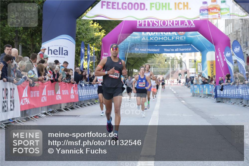 06.09.2026 - CURREX Alsterlauf Yannick Fuchs http://msf.ph/oto/10132546 06.09.2026 09:40:30 Ziel 3990, 5686, 5852 meine-sportfotos.de