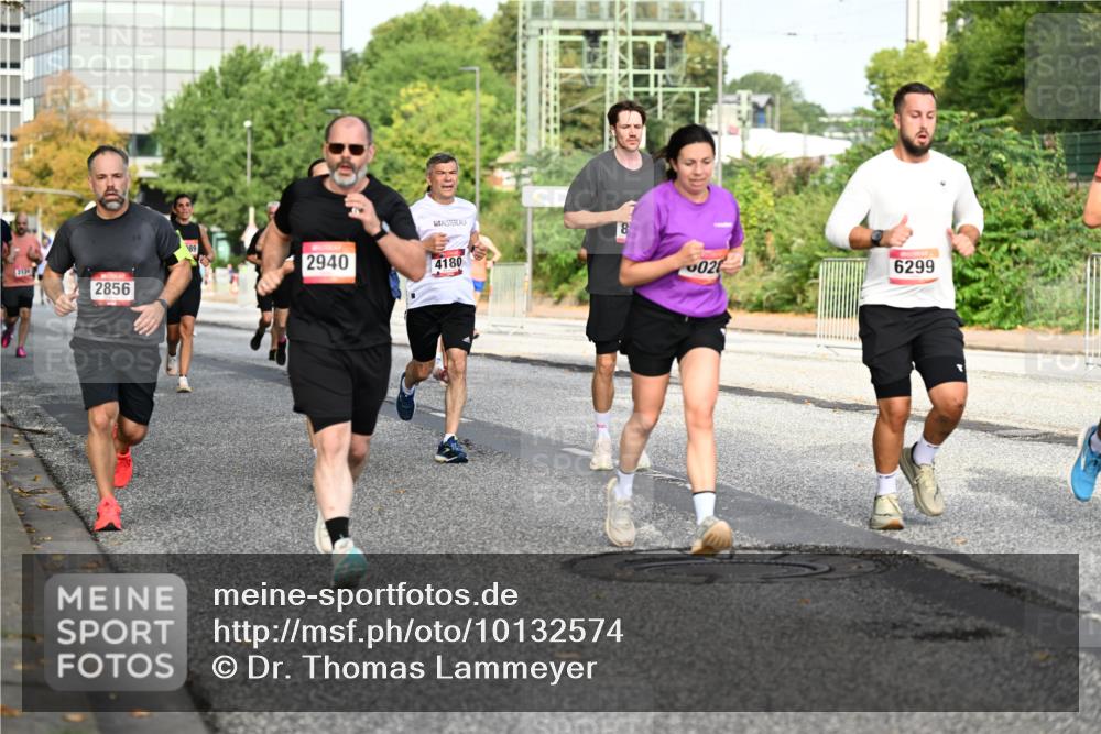 06.09.2026 - CURREX Alsterlauf Dr. Thomas Lammeyer http://msf.ph/oto/10132574 06.09.2026 09:56:47 Laufen 8, 02, 6299, 2940, 4180, 2856 meine-sportfotos.de