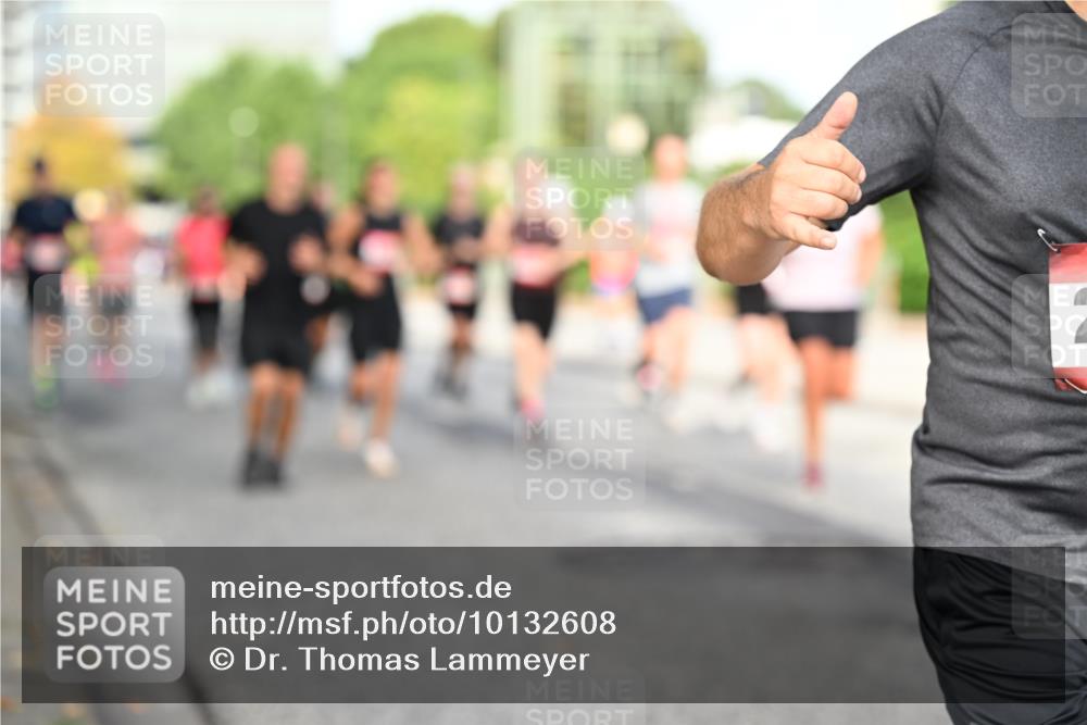 06.09.2026 - CURREX Alsterlauf Dr. Thomas Lammeyer http://msf.ph/oto/10132608 06.09.2026 09:56:51 Laufen  meine-sportfotos.de