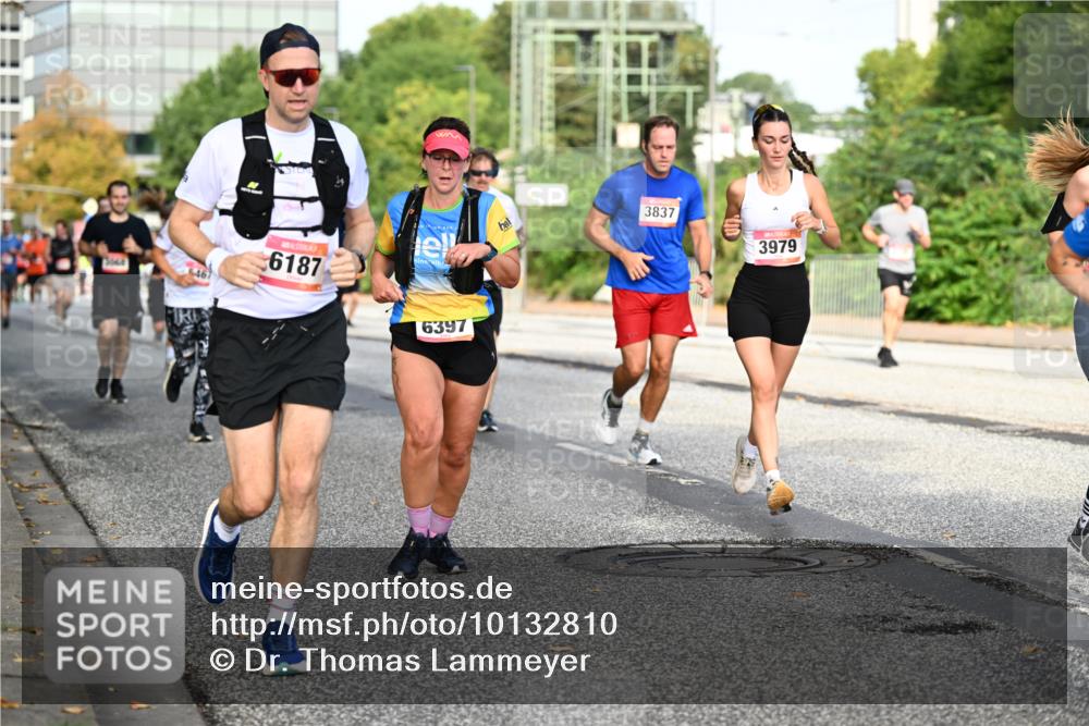 06.09.2026 - CURREX Alsterlauf Dr. Thomas Lammeyer http://msf.ph/oto/10132810 06.09.2026 09:57:10 Laufen 6187, 6397, 3837, 3979 meine-sportfotos.de