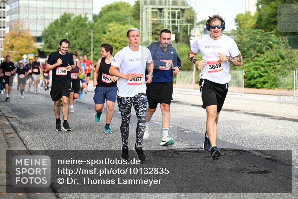 06.09.2026 - CURREX Alsterlauf Dr. Thomas Lammeyer http://msf.ph/oto/10132835 06.09.2026 09:57:13 Laufen 3068, 9, 106, 6257, 467, 3848 meine-sportfotos.de