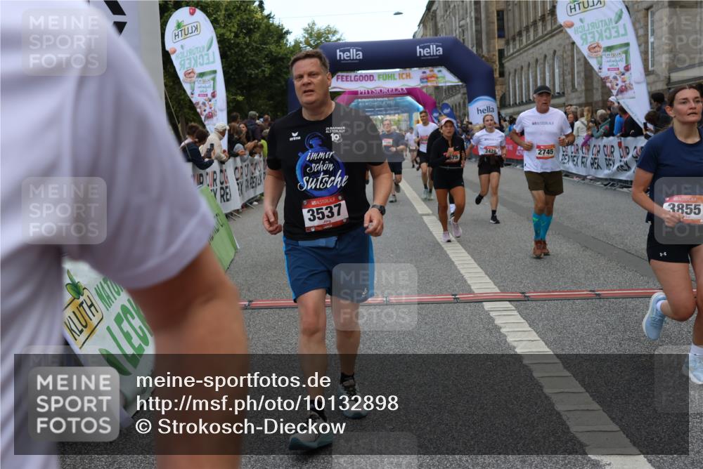 06.09.2026 - CURREX Alsterlauf Strokosch-Dieckow http://msf.ph/oto/10132898 06.09.2026 10:06:47 Ziel 2270, 2428, 2532, 2533, 2745, 3142, 3143, 3266, 3267, 3500, 3501, 3502, 3537, 3675, 3855, 4347, 5143, 5167, 5471, 6275, 6285, 8017 meine-sportfotos.de