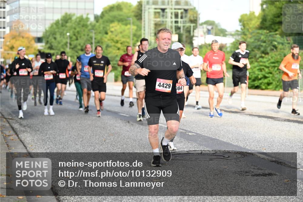 06.09.2026 - CURREX Alsterlauf Dr. Thomas Lammeyer http://msf.ph/oto/10132909 06.09.2026 09:57:20 Laufen 2387, 2531, 4429, 084 meine-sportfotos.de