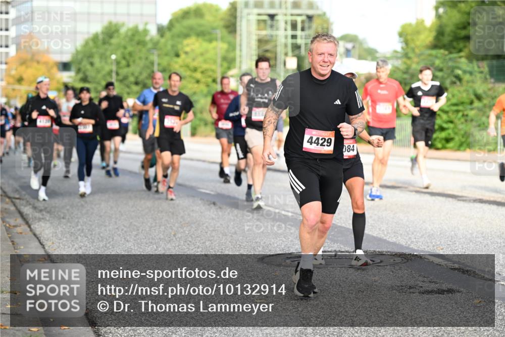 06.09.2026 - CURREX Alsterlauf Dr. Thomas Lammeyer http://msf.ph/oto/10132914 06.09.2026 09:57:21 Laufen 4429, 084 meine-sportfotos.de