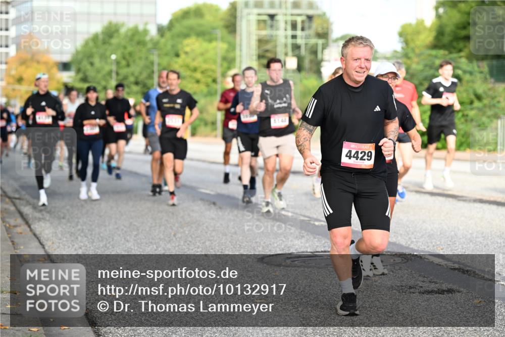 06.09.2026 - CURREX Alsterlauf Dr. Thomas Lammeyer http://msf.ph/oto/10132917 06.09.2026 09:57:21 Laufen 4429 meine-sportfotos.de