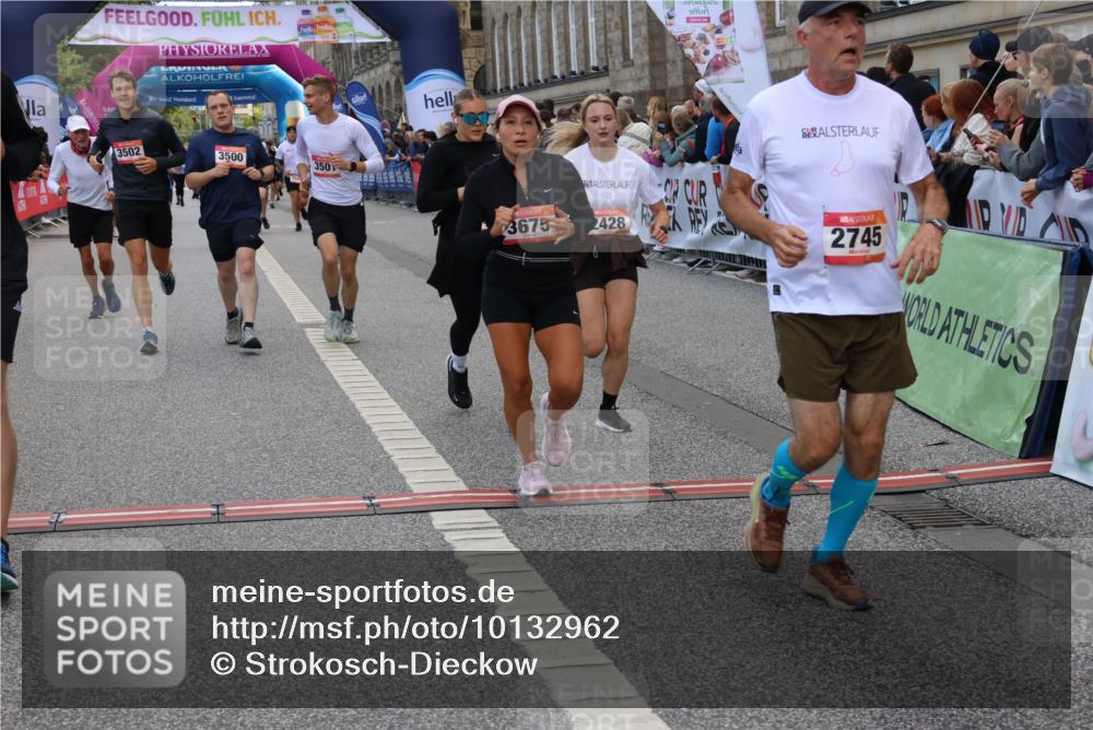 06.09.2026 - CURREX Alsterlauf Strokosch-Dieckow http://msf.ph/oto/10132962 06.09.2026 10:06:48 Ziel 2270, 2428, 2533, 2745, 3142, 3143, 3500, 3501, 3502, 3537, 3675, 3855, 4347, 5143, 5167, 5471, 6275, 6285, 8017 meine-sportfotos.de