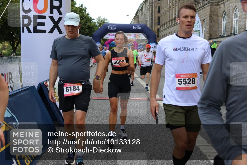 06.09.2026 - CURREX Alsterlauf Strokosch-Dieckow http://msf.ph/oto/10133128 06.09.2026 09:54:11 Ziel 2347, 2359, 2405, 2415, 2530, 3391, 3483, 3701, 3944, 4053, 4054, 4308, 4309, 4564, 4801, 4803, 4965, 5103, 5120, 5182, 5353, 5354, 5528, 5684, 5696, 5900, 6016, 6184, 6287, 8246, 8299, 8322 meine-sportfotos.de