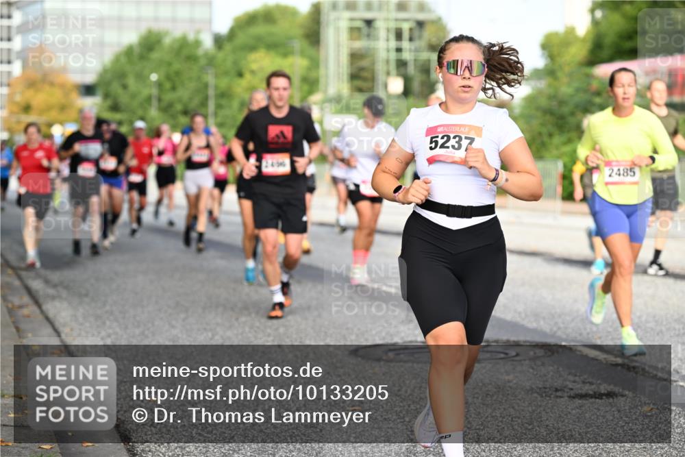 06.09.2026 - CURREX Alsterlauf Dr. Thomas Lammeyer http://msf.ph/oto/10133205 06.09.2026 09:57:50 Laufen 5237, 2485 meine-sportfotos.de
