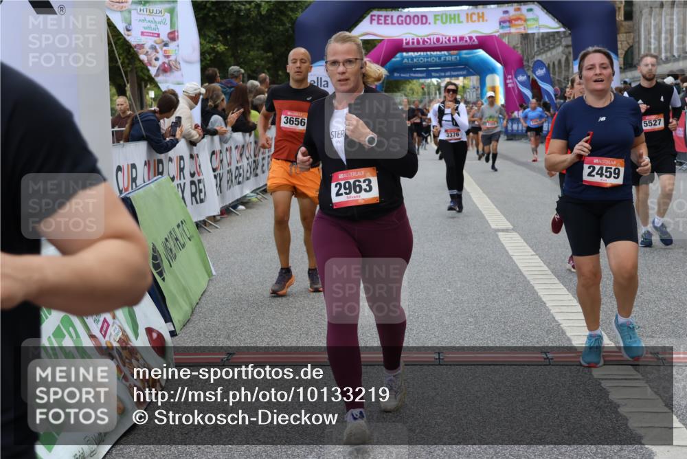 06.09.2026 - CURREX Alsterlauf Strokosch-Dieckow http://msf.ph/oto/10133219 06.09.2026 10:07:00 Ziel 2148, 2459, 2934, 2963, 3303, 3376, 3656, 3943, 3945, 5073, 5091, 5527, 5792, 5937, 8276 meine-sportfotos.de