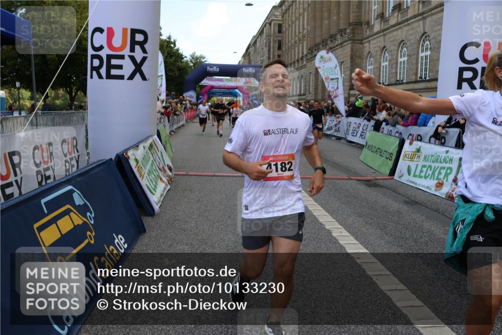 06.09.2026 - CURREX Alsterlauf Strokosch-Dieckow http://msf.ph/oto/10133230 06.09.2026 09:54:19 Ziel 2359, 2405, 2415, 2530, 3391, 3393, 3591, 3770, 4182, 4308, 4309, 4316, 4326, 4564, 5120, 5182, 5353, 5579, 5900, 5934, 6194, 6287, 6442, 8179 meine-sportfotos.de