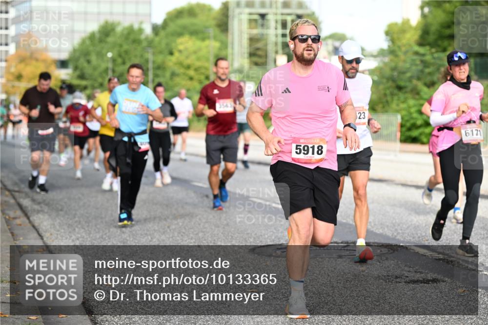 06.09.2026 - CURREX Alsterlauf Dr. Thomas Lammeyer http://msf.ph/oto/10133365 06.09.2026 09:58:06 Laufen 41079, 3563, 5918, 23, 23, 6171 meine-sportfotos.de