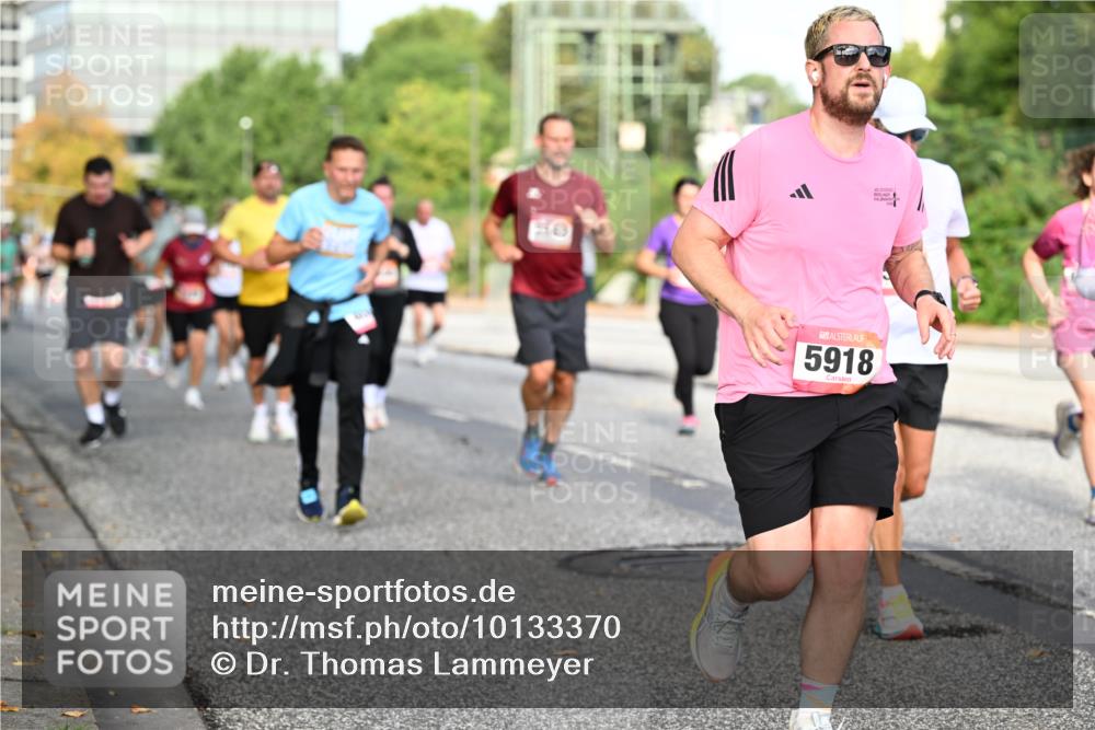 06.09.2026 - CURREX Alsterlauf Dr. Thomas Lammeyer http://msf.ph/oto/10133370 06.09.2026 09:58:06 Laufen 5918 meine-sportfotos.de