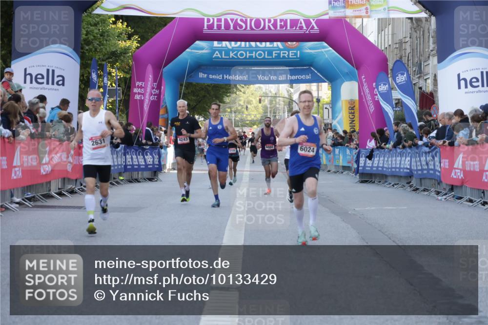 06.09.2026 - CURREX Alsterlauf Yannick Fuchs http://msf.ph/oto/10133429 06.09.2026 09:41:04 Ziel 2631, 4172, 4758, 5602, 6024, 8061 meine-sportfotos.de