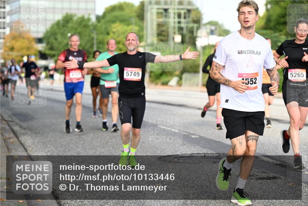 06.09.2026 - CURREX Alsterlauf Dr. Thomas Lammeyer http://msf.ph/oto/10133446 06.09.2026 09:58:18 Laufen 4117, 15, 5749, 552, 5265 meine-sportfotos.de