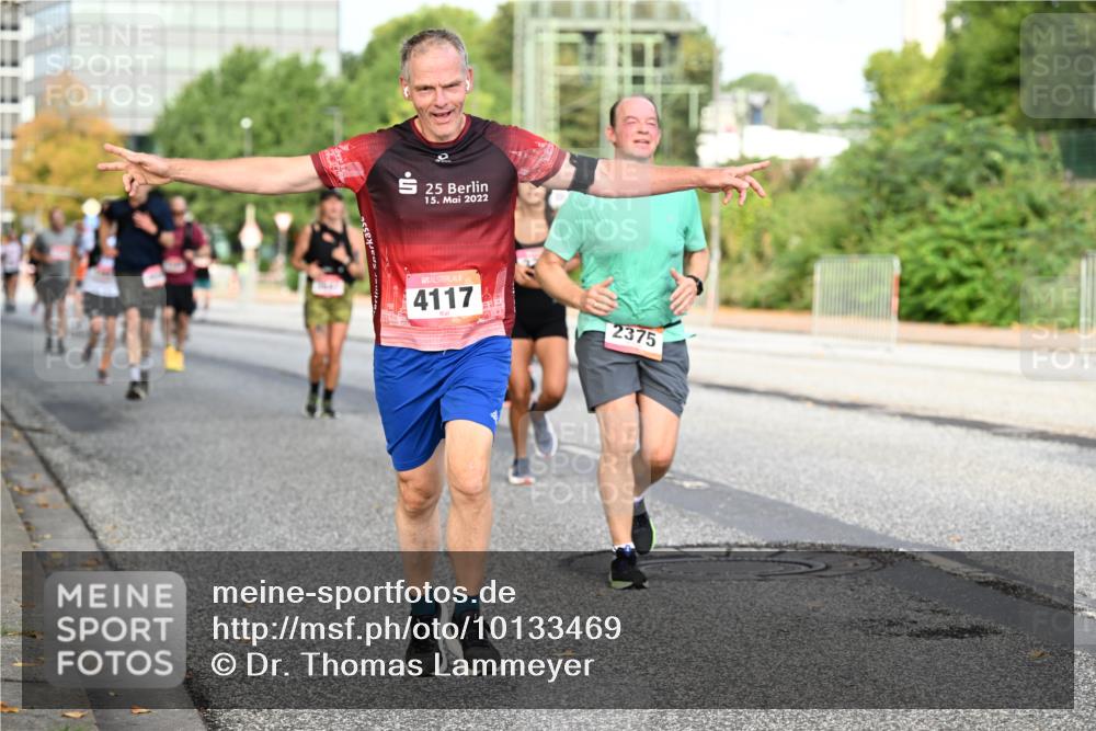 06.09.2026 - CURREX Alsterlauf Dr. Thomas Lammeyer http://msf.ph/oto/10133469 06.09.2026 09:58:20 Laufen 25, 15, 2022, 4117, 2375 meine-sportfotos.de