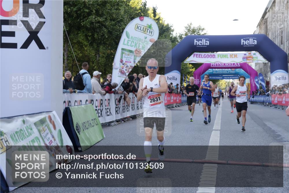 06.09.2026 - CURREX Alsterlauf Yannick Fuchs http://msf.ph/oto/10133509 06.09.2026 09:41:08 Ziel 2631, 3780, 4172, 4243, 4758, 5623, 6024, 8061 meine-sportfotos.de