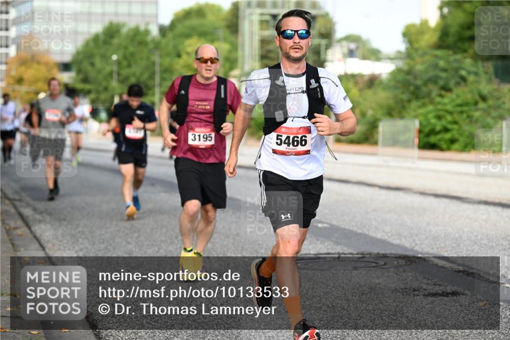 06.09.2026 - CURREX Alsterlauf Dr. Thomas Lammeyer http://msf.ph/oto/10133533 06.09.2026 09:58:27 Laufen 3195, 5466 meine-sportfotos.de