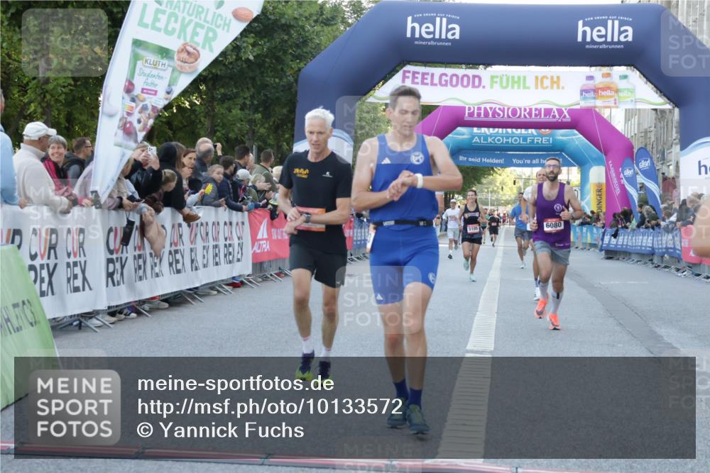 06.09.2026 - CURREX Alsterlauf Yannick Fuchs http://msf.ph/oto/10133572 06.09.2026 09:41:11 Ziel 2631, 3780, 3997, 4172, 4243, 5623, 6024, 6080, 6135 meine-sportfotos.de