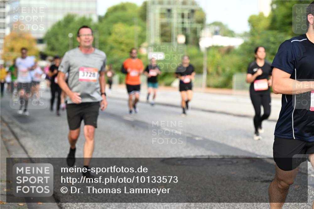 06.09.2026 - CURREX Alsterlauf Dr. Thomas Lammeyer http://msf.ph/oto/10133573 06.09.2026 09:58:30 Laufen 3728 meine-sportfotos.de