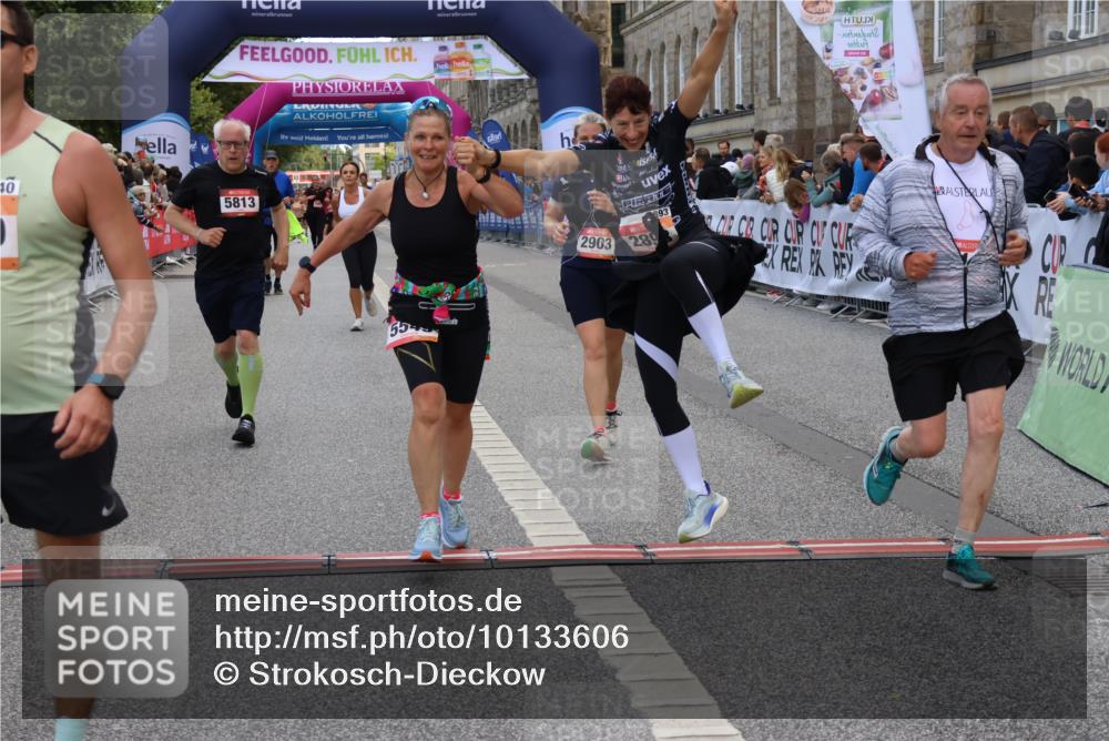 06.09.2026 - CURREX Alsterlauf Strokosch-Dieckow http://msf.ph/oto/10133606 06.09.2026 10:07:16 Ziel 2187, 2893, 2903, 4078, 4140, 5069, 5227, 5549, 5813, 5951, 6214, 8303, 8306 meine-sportfotos.de